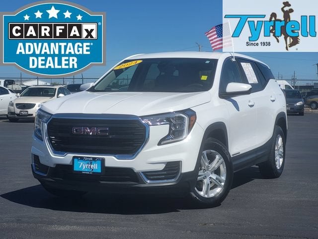 2024 GMC Terrain SLE in Summit White — front three-quarter view