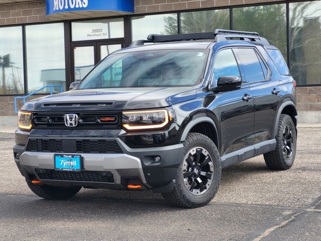 2026 Honda Passport TrailSport Elite in Crystal Black Pearl — front three-quarter view